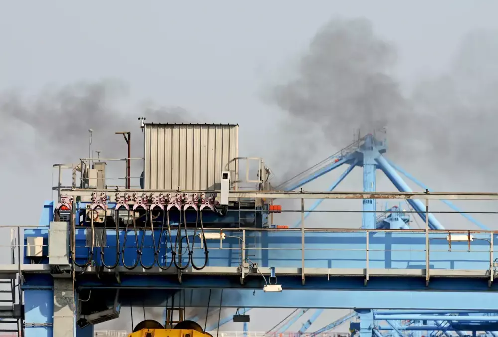 air pollution from diesel engines at dock