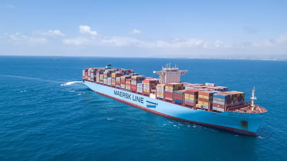 maersk switching to hydrogen