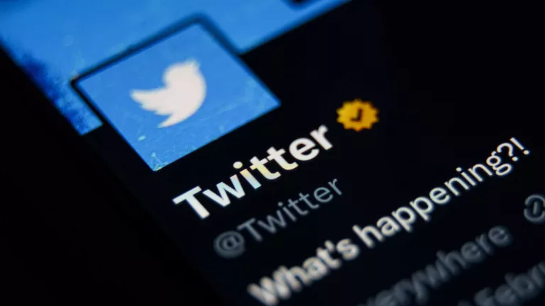 TweetDeck 2.0 shown by "Twitter what's happening" as tweet