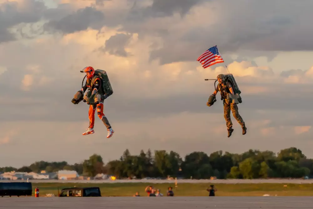 Jetpacks and Rockets - Gravity's jetpack in action