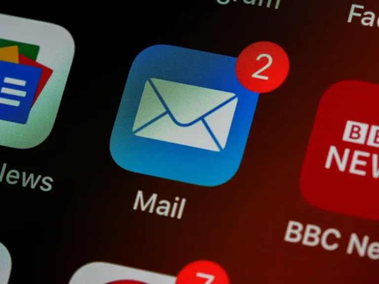 spot a fake WeTransfer email