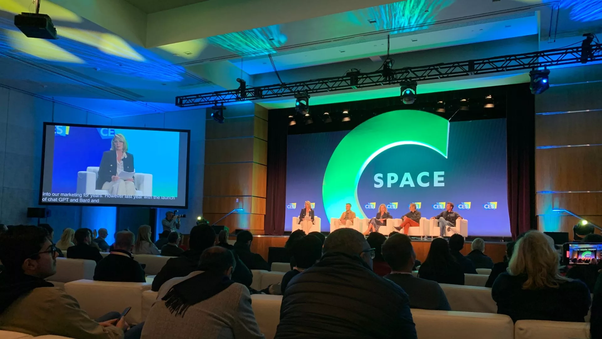 Qualcomm AI hybrid Cloud