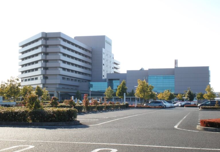 Kasugai Municipal Hospital provides medical services as a core hospital in the region