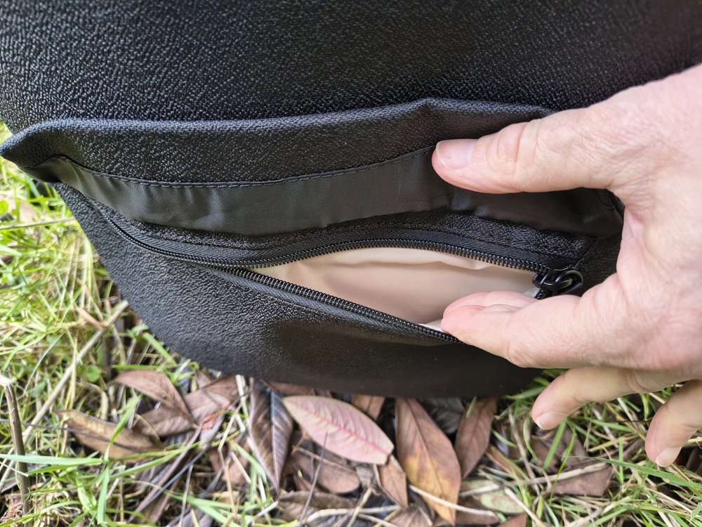 Dell EcoLoop Premier Backpack 14-16 review - front bottom pocket