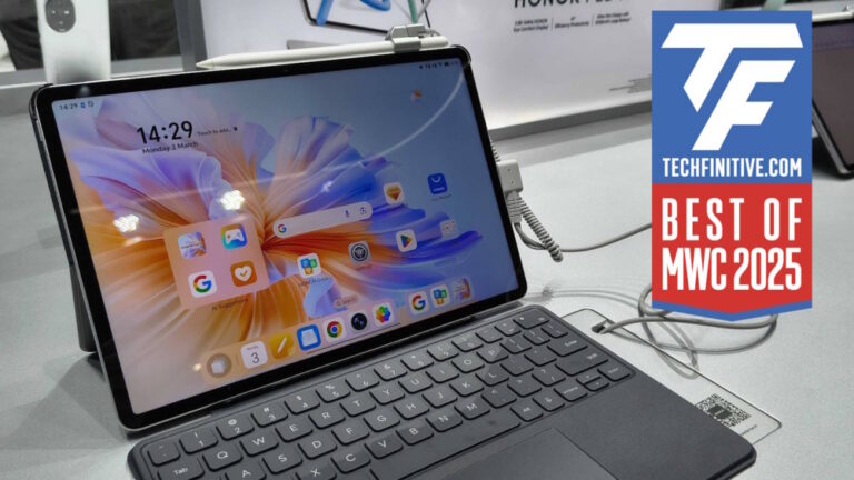 Honor MagicPad V9 review - picture from MWC Barcelona 2025