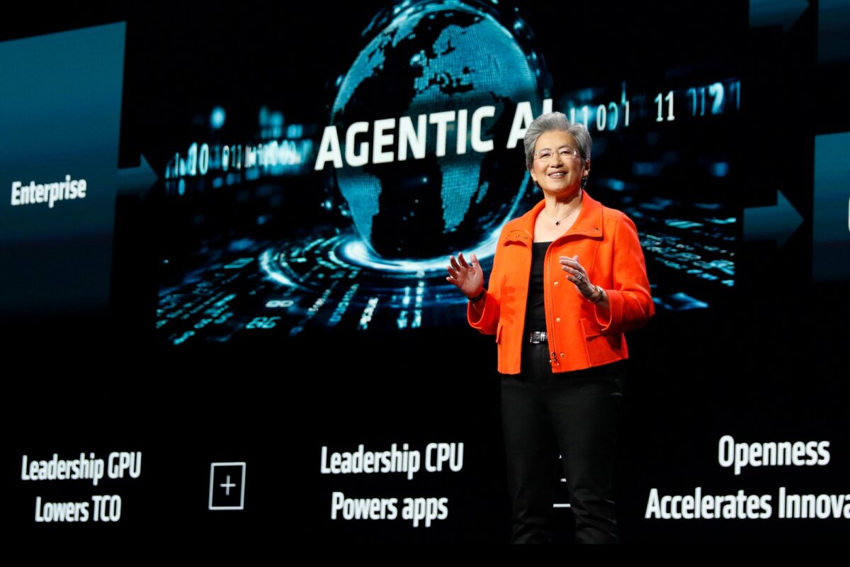 Dr Lisa Su in front of an agentic AI slide