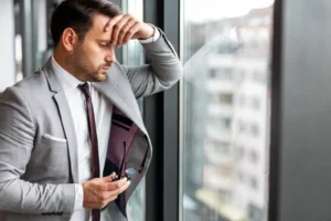 it manager vs mythos shown by worried IT manager