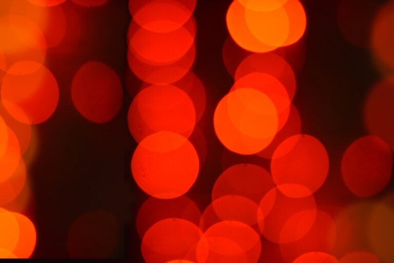 What does a flashing red light on the JioFiber router mean?