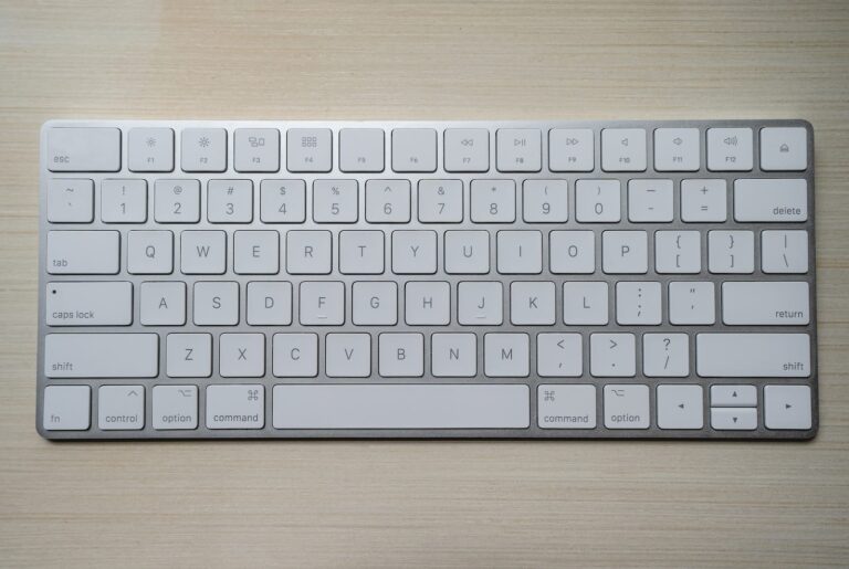 How do I use the F keys on a Mac?