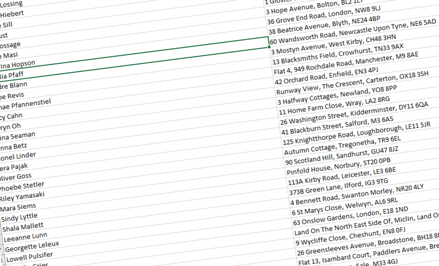 How do you separate first and last name in Excel?
