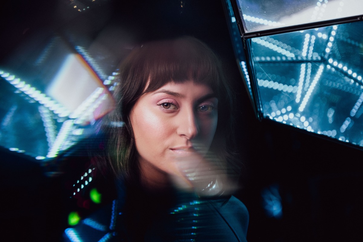FFFACE.ME AR Mirror: 10 Ways Brands Use AI & AR Smart Mirrors